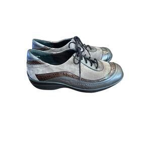 Women’s Ziera Lace Up Shoes. Size 37 (6.5)